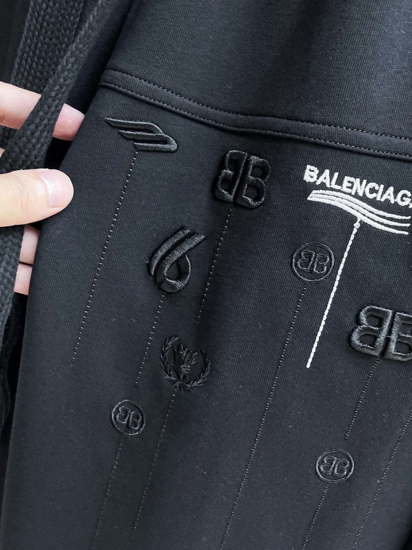 Balenciaga [High Version] 2026 Autumn and Winter latest products, available at counters at the same time, Original product, fashionable casual trousers and casual trousers, using imported original fabrics, top-grade embroidery 🪡 craft letter pattern logo, original hardware accessories decoration, simple yet fashionable, fashionable and handsome upper body, Sizes: M-3XL